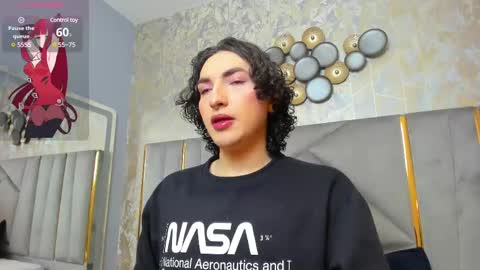   online show from February 25, 11:32 am