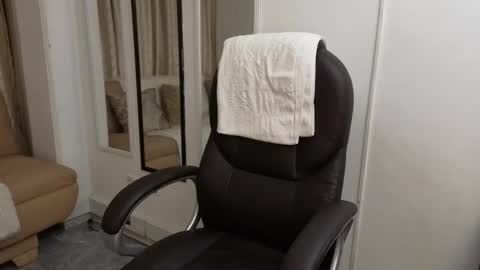 tommas_johnson online show from March 10, 4:06 am