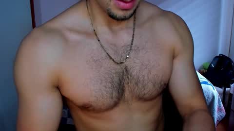 Snapshot of tommy_bred chatting on October 19, 7:18 pm Twitter BreddTommy IG tommy bredd online show from October 19, 7:18 pm
