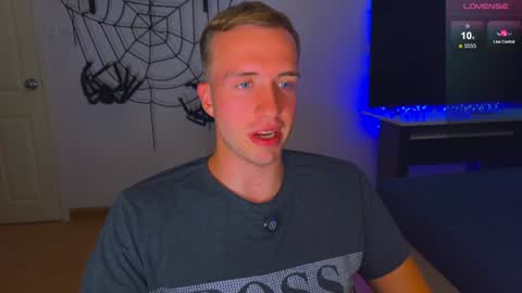 Snapshot of tommy_cumfinger chatting on December 7, 6:37 am Tommy online show from December 7, 6:37 am