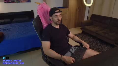 tommy_raym0ndg online show from April 22, 3:46 am