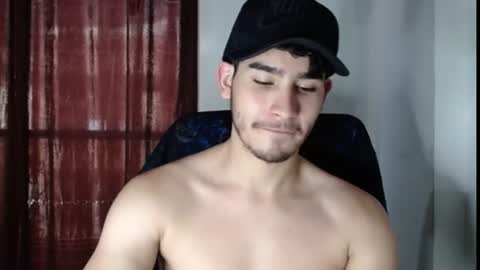 tommycutee21 online show from July 21, 9:39 pm