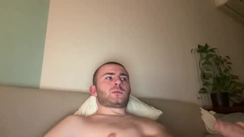 tommyflash_tut online show from February 12, 9:01 pm