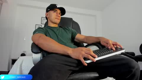 Snapshot of tommygarcia_ chatting on February 20, 4:25 pm Instagram t garcia69 online show from February 20, 4:25 pm