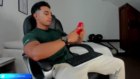 Snapshot of tommygarcia_ chatting on January 15, 5:26 pm Instagram t garcia69 online show from January 15, 5:26 pm