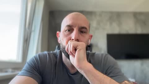 Thomas Fit online show from May 22, 7:04 am