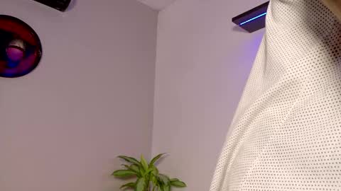 tony muscle1 online show from April 15, 9:26 pm