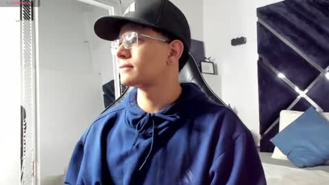 tony_petrov online show from July 9, 5:11 am