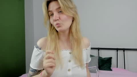 Tonya online show from June 1, 1:40 am
