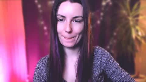 Elizabeth online show from January 4, 8:27 pm