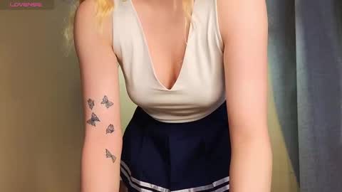 Hey hey Im Megan Pvt open. Im very glad to see you here online show from February 26, 9:12 am