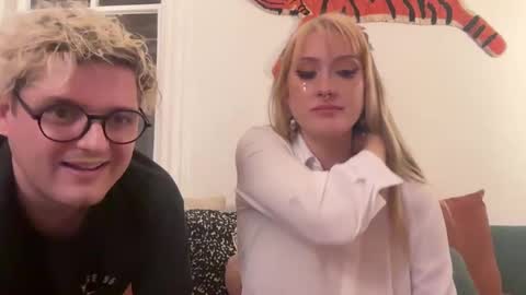 Snapshot of toobna2 chatting on September 30, 4:12 am toobna2 online show from September 30, 4:12 am