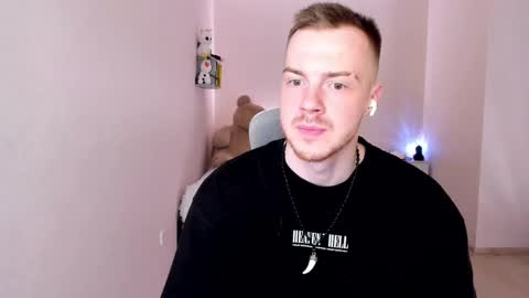 toohornyserj online show from March 2, 1:26 am