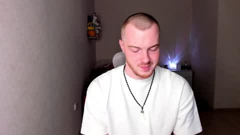 toohornyserj online show from October 4, 8:50 pm