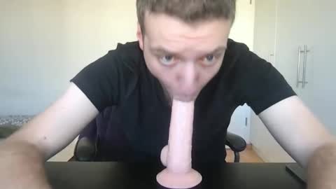 Max online show from November 29, 11:51 am