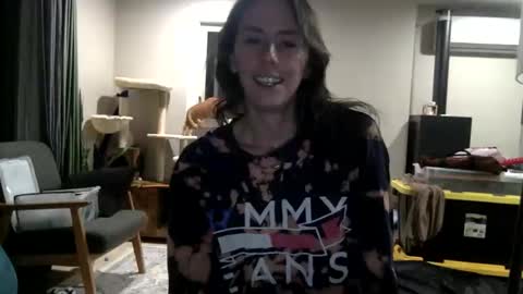 tootsiefoote001 online show from May 16, 2:08 am