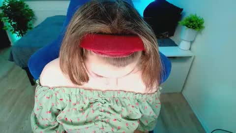 topcranberry online show from December 19, 3:13 am