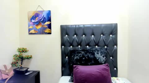 toxicfantasy4u online show from October 16, 11:25 pm