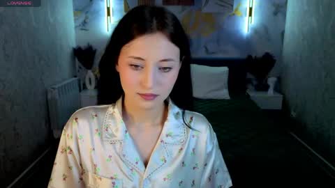 tracey_gill online show from May 17, 10:46 am