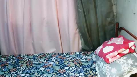 transhottie28 online show from November 3, 1:28 am