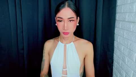 Chloe online show from June 29, 3:23 pm