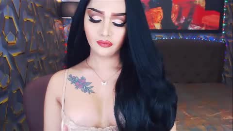 KYLIE BELLA  TS online show from January 18, 10:06 pm