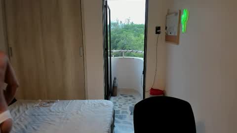 travis bakerr online show from March 28, 10:33 pm