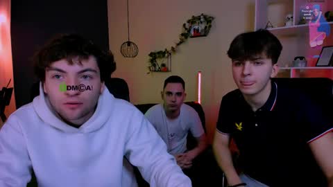 Travis online show from March 14, 10:08 am