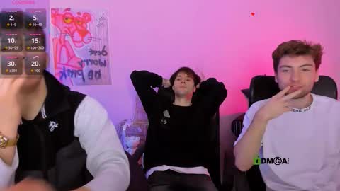 Travis online show from January 8, 8:04 pm