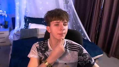 Travis online show from November 23, 9:02 pm