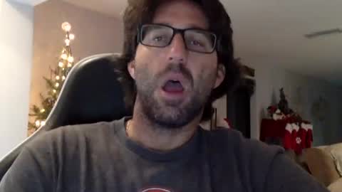 TravisKenn online show from December 19, 12:44 pm