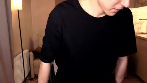 travisrivas online show from June 1, 1:51 am