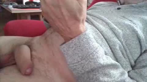 Snapshot of trebgeis1 chatting on September 25, 2:57 pm trebgeis1 online show from September 25, 2:57 pm