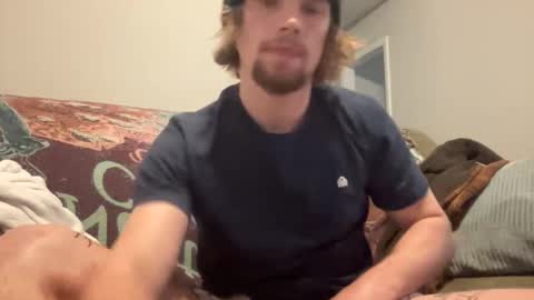 Snapshot of treeman817 chatting on December 24, 7:22 pm treeman817 online show from December 24, 7:22 pm