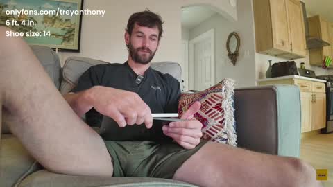 Snapshot of treyanthony chatting on February 7, 4:46 pm decentanthony online show from February 7, 4:46 pm