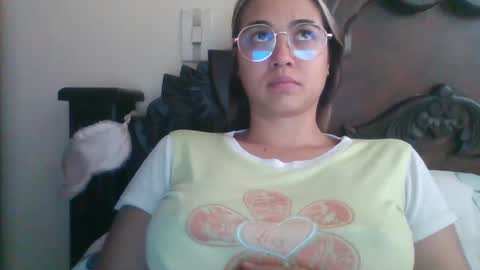 triana_bell online show from March 9, 3:49 pm