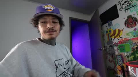 - trieone online show from April 27, 1:25 am