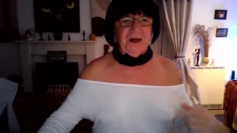 trinity1011 online show from October 5, 8:16 pm