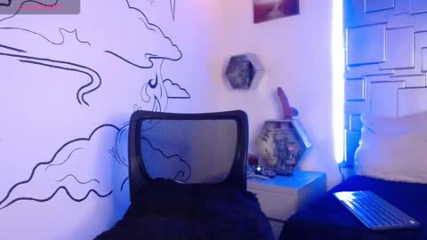 trinity_knox online show from October 27, 6:52 pm