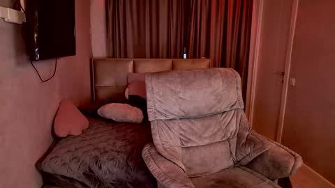 tripleprinces online show from November 12, 5:15 pm