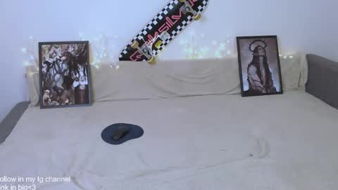 Max  online show from March 9, 5:06 pm