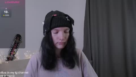 Max  online show from February 28, 11:31 pm