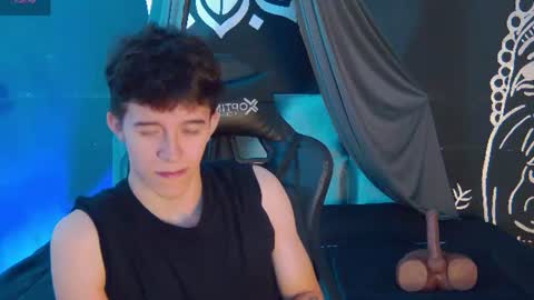 trisstan_kane online show from June 26, 12:32 pm