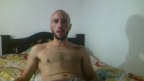 Snapshot of tristan_drumm chatting on October 16, 3:39 am tristan online show from October 16, 3:39 am