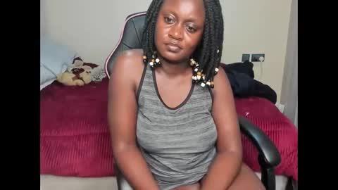 Snapshot of trizzytariaa chatting on October 1, 1:48 am Taria online show from October 1, 1:48 am