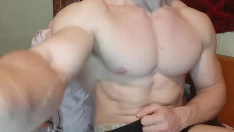 Snapshot of troncq chatting on February 23, 1:42 pm Troncq online show from February 23, 1:42 pm