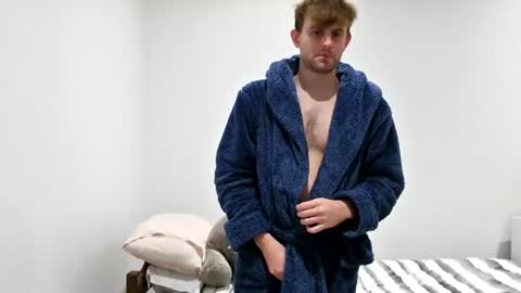 troy_w online show from June 30, 9:24 pm