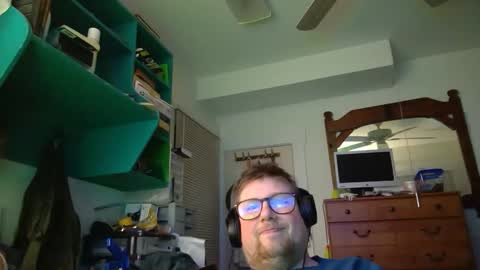 HandicappedLaugher online show from December 14, 3:28 am