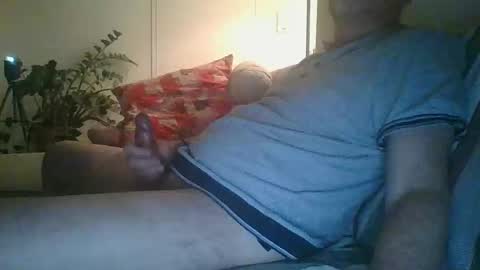 trukturk online show from May 30, 9:24 pm