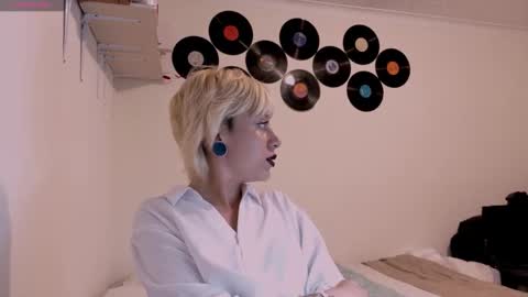 Cait online show from November 13, 4:26 am